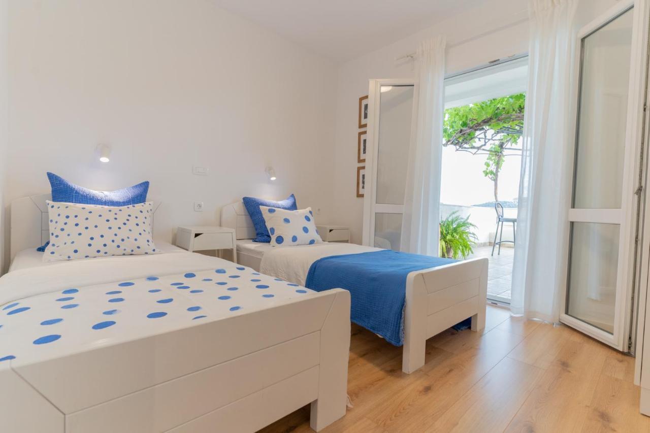 Apartmani Bilonic Rogoznica โรกอซนิซา ภายนอก รูปภาพ