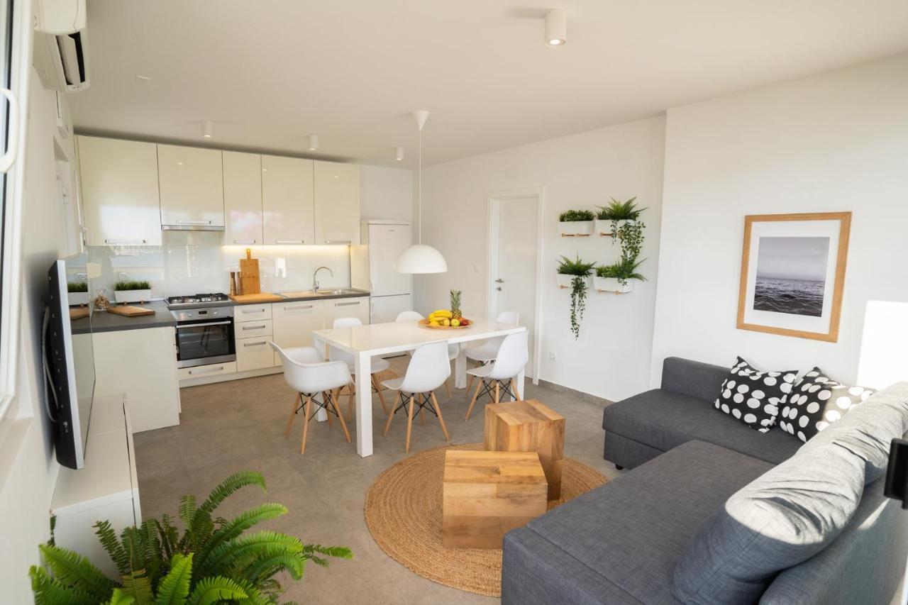 Apartmani Bilonic Rogoznica โรกอซนิซา ภายนอก รูปภาพ