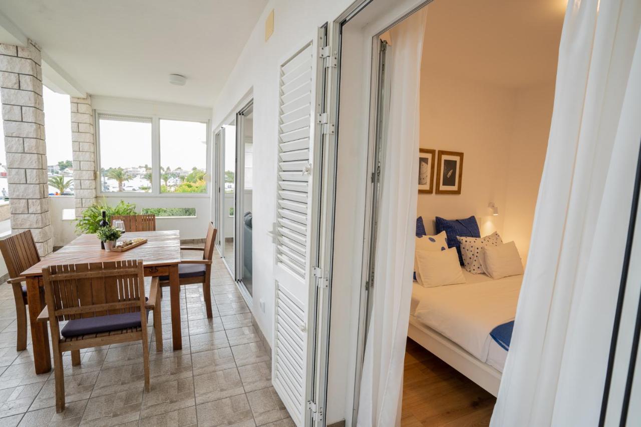 Apartmani Bilonic Rogoznica โรกอซนิซา ภายนอก รูปภาพ