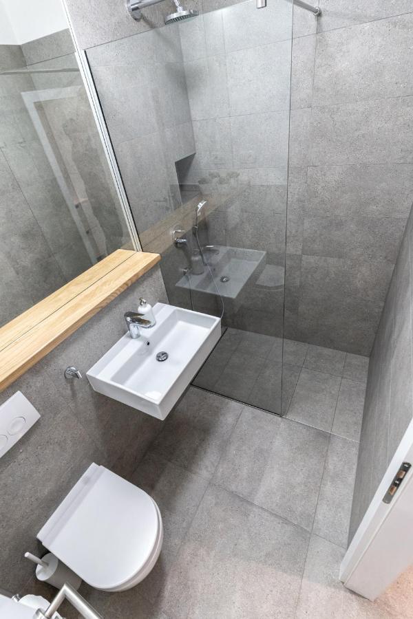Apartmani Bilonic Rogoznica โรกอซนิซา ภายนอก รูปภาพ